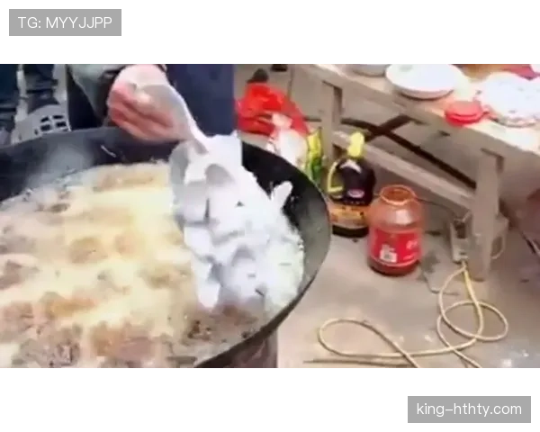 勒布朗在家就是大厨？豪宅厨房比五星餐厅还讲究，咱家锅碗瓢盆都得靠边站