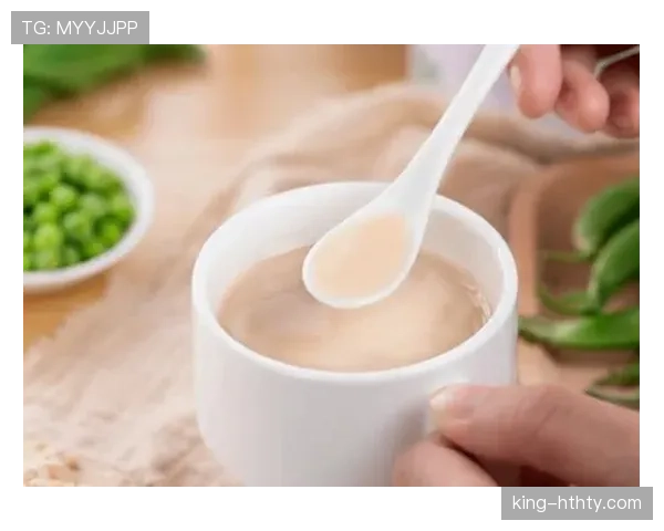 邢傲伟家的冰箱里塞满蛋白粉，连饮料都是按克称着喝的